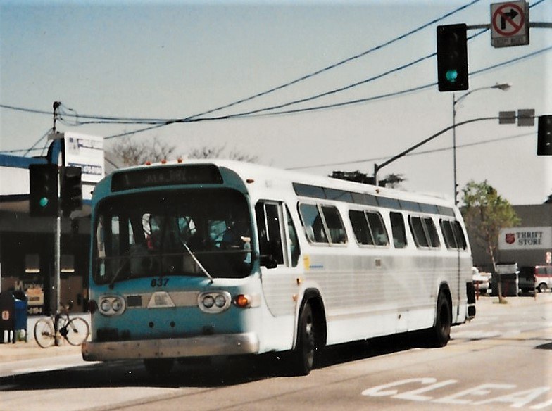 File:Santa Cruz Metropolitan Transit District 837-a.jpg