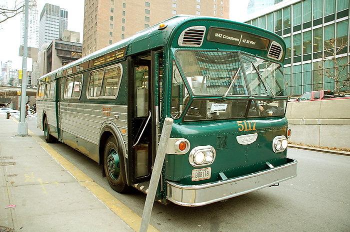 File:MTA New York City Transit museum bus 5117-a.jpg